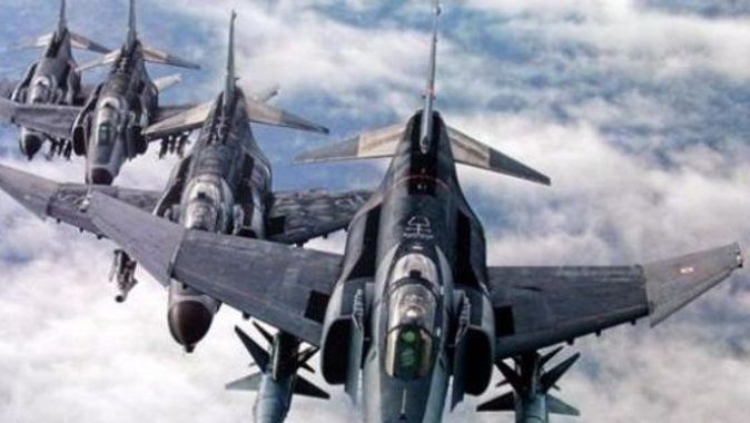 Türkiye 40 savaş uçağıyla Kandil&#039;i vurdu