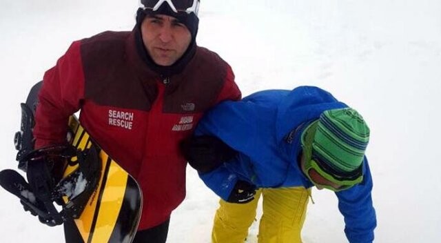 Uludağ&#039;da mahsur kalan  kayakçıyı jandarma kurtardı