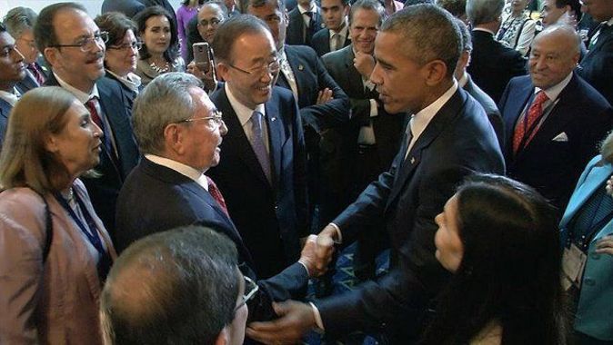 ABD Başkanı Obama, Küba Devlet Başkanı Castro bir araya geldi