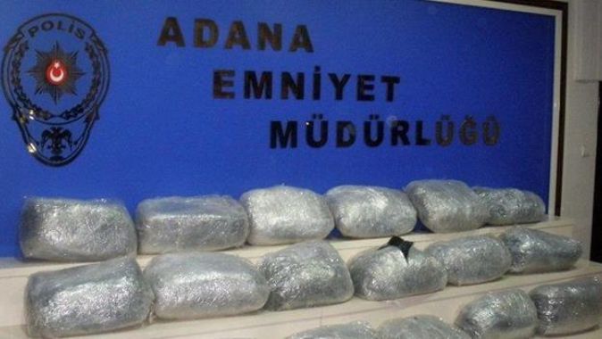 Adana&#039;da bir minibüsten 93 kilo uyuşturucu çıktı!
