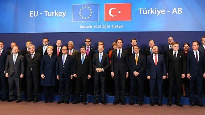 Aile fotoğrafına &quot;Türk bayrağı&quot; ayarı