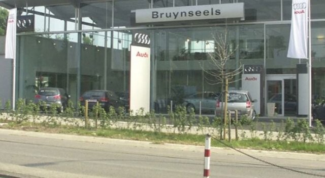 Audi Brüksel&#039;deki fabrikada üretimi durdurdu