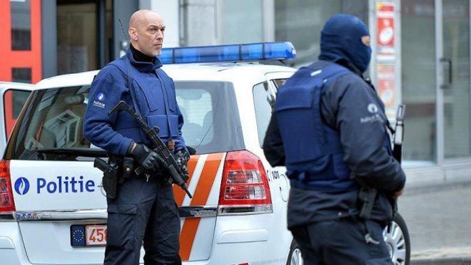 Belçika&#039;daki terör operasyonunda 4 polis yaralandı
