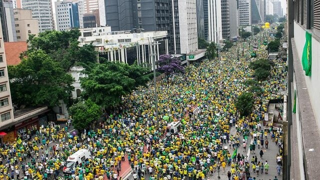 Brezilya&#039;da Rousseff karşıtı gösteriler düzenlendi