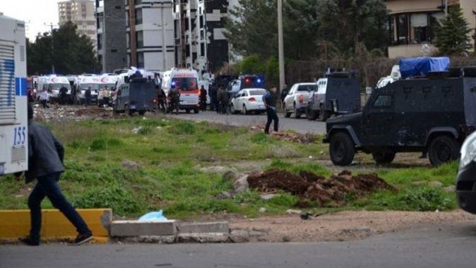 Polis servisine bombalı saldırı: 7 şehit, 27 yaralı
