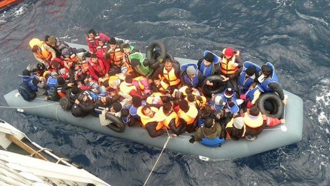 Ege Denizi&#039;de 350&#039;den fazla sığınmacı yakalandı