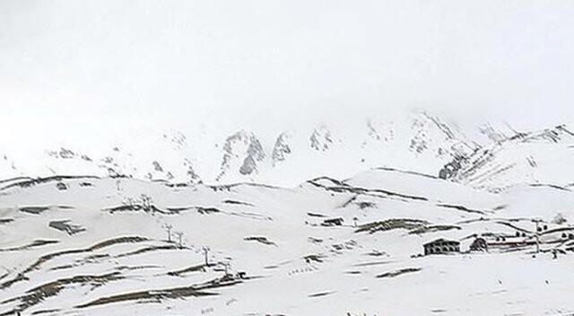 Erciyes&#039;e kar yağdı