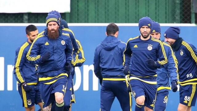 Fenerbahçe&#039;de Gökhan Gönül takımla çalıştı