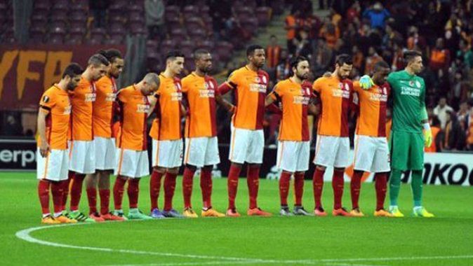 Galatasaray&#039;da 4 ismin bileti kesildi