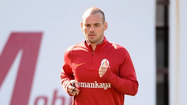 Galatasaray&#039;da Sneijder&#039;in tedavisi sürüyor