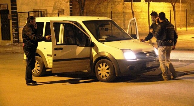 Gaziantep&#039;te polis müdürünün aracına silahlı saldırı