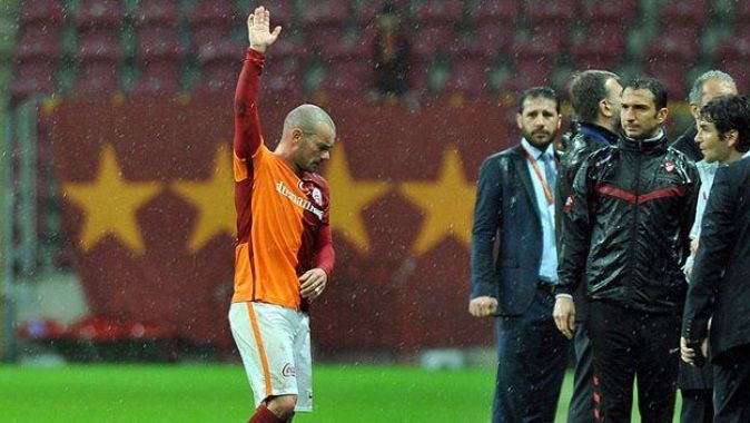 Gidecek mi? Sneijder&#039;den net yanıt!