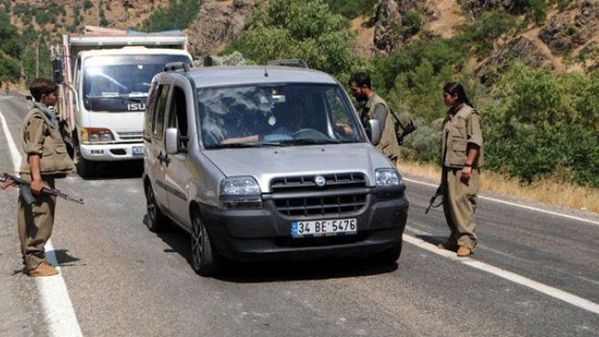 İpek Yolu&#039;nu kesen PKK&#039;lılar, yoldan geçen araçları taradı