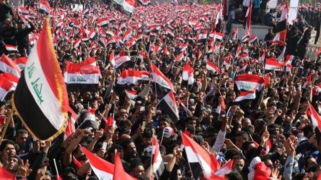 Irak&#039;ta Sadr&#039;dan &#039;gösterilere devam&#039; çağrısı