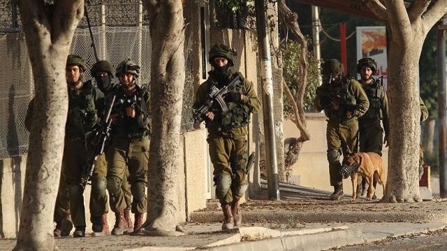 İsrail 250 Filistinli işçiyi gözaltına aldı