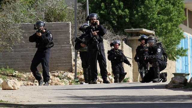 İsrail askerleri Batı Şeria&#039;da 2 Filistinliyi öldürdü