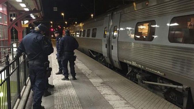 İsveç&#039;te bomba paniği! Tren seferlerini durdurdu