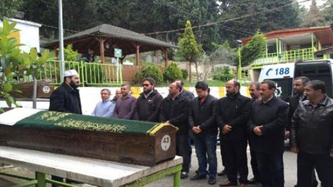 Kimsesi olmayınca cenaze namazını mezarlık çalışanları kıldı