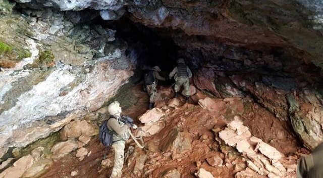 Komandolardan Tunceli&#039;deki 8 odalı PKK mağarasına dev operasyon