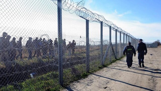 Lazar: Yunanistan sığınmacıları zorla kabul ettirmeye çalışıyor