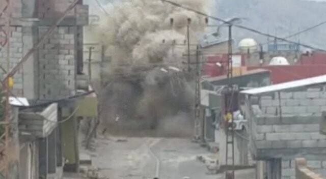 Mardin&#039;de barikata yerleştirilen bomba böyle patladı!