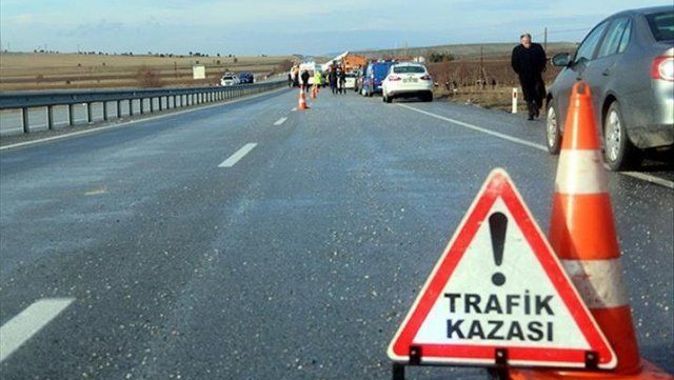 Sivas&#039;ta trafik kazası: 14 yaralı