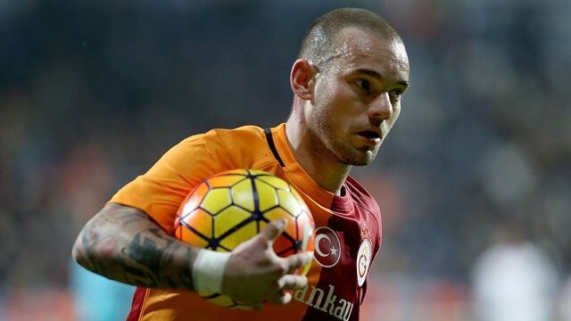 Sneijder: İstanbul&#039;a döndüğümde umarım her şey bitmiş olur