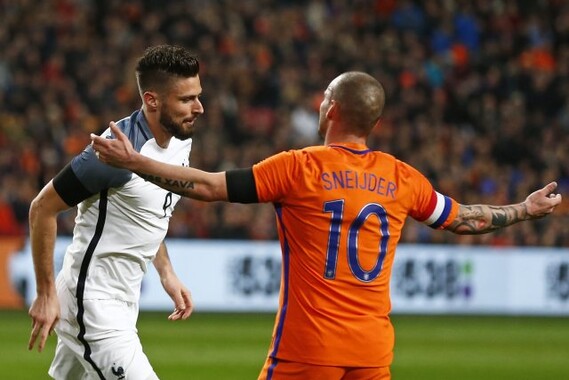 Wesley Sneijder sakatlandı!