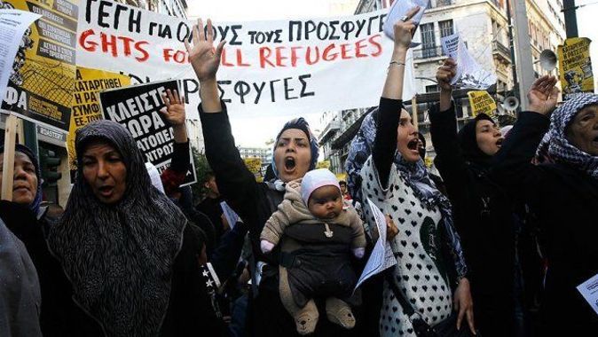 Yunanistan&#039;da göçmenlere destek yürüyüşü