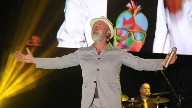 Boşnak şarkıcı Dino Merlin İstanbul&#039;da konser verdi