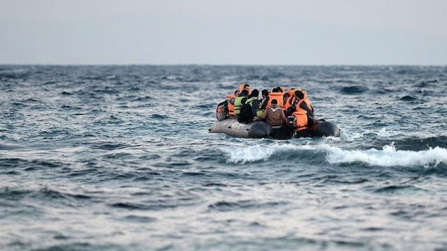 Ege Denizi&#039;nde bot faciası: 4 kadın 1 çocuk öldü