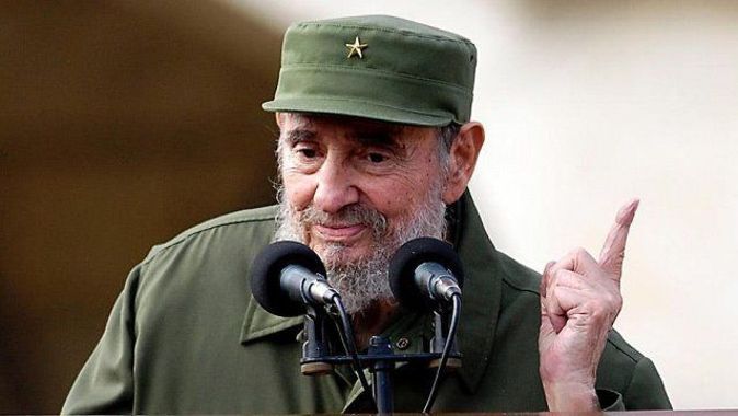 Fidel Castro halkın karşısına çıktı