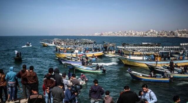 Gazzeli balıkçılar 10 yıl sonra ilk kez 9 mil açıkta avlanıyor