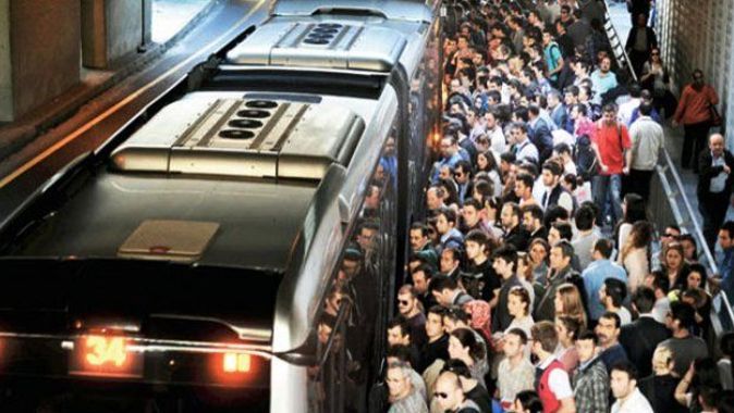 İranlı iş adamı metrobüs durağında, 2 milyon lirasını kaptırdı