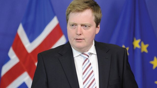 İzlanda Başbakanı istifa etti