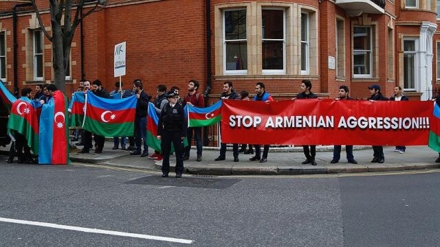 Londra&#039;da Ermenistan protestosu