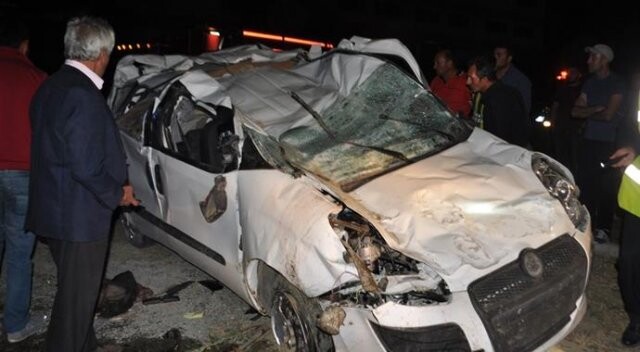 Manisa&#039;da ticari araç ile işçi servisi çarpıştı: 1 ölü