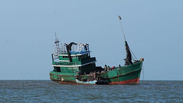 Myanmar&#039;da tekne alabora oldu: 19 ölü