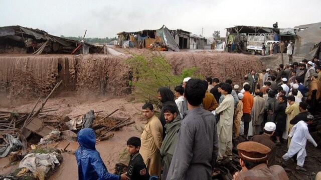 Pakistan&#039;da toprak kayması: 63 ölü
