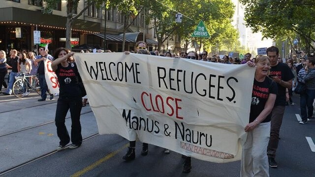 Sığınmacı politikası Avustralya hükümetini krizin eşiğine getirdi