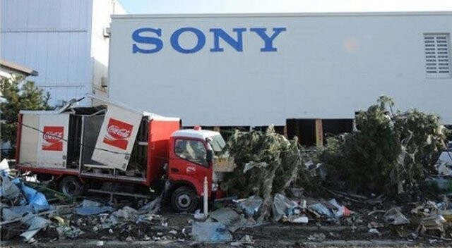 Sony&#039;ye deprem darbesi
