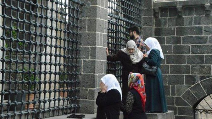 Sur&#039;daki tarihi Hazreti Süleyman Camii ibadete açıldı