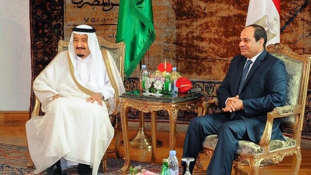 Suudi Arabistan Kralı Selman, Mısır&#039;da Sisi ile bir araya geldi