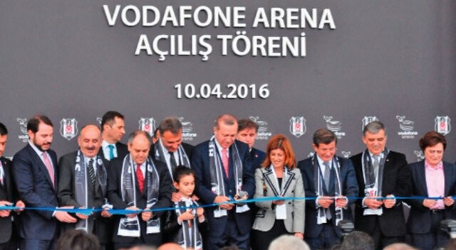 Vodafone Arena törenle açıldı