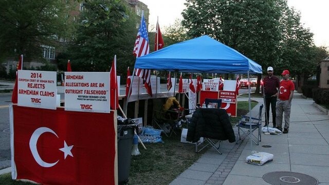 Washington’daki Türklerin &quot;24 Nisan&quot; nöbeti sürüyor