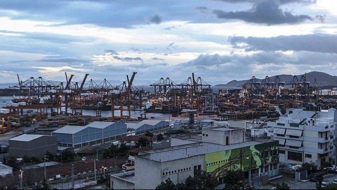 Yunanistan&#039;ın en büyük limanı resmen Çinlilerin