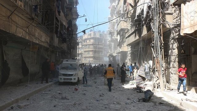 &#039;Esed ve PYD 500 bin kişiyi Halep&#039;e hapsetmeye çalışıyor&#039;