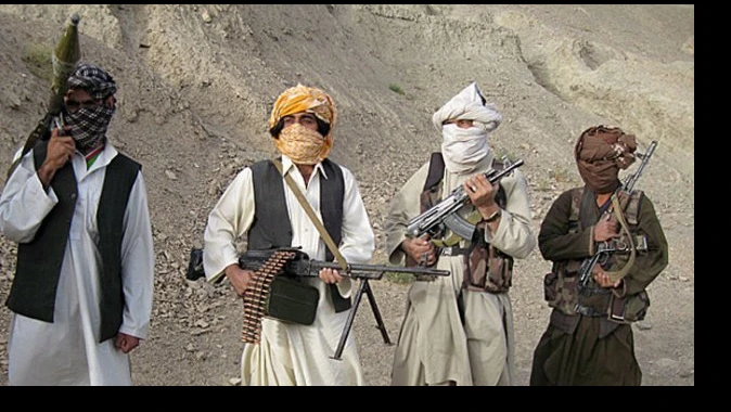 10 Taliban üyesi teslim oldu