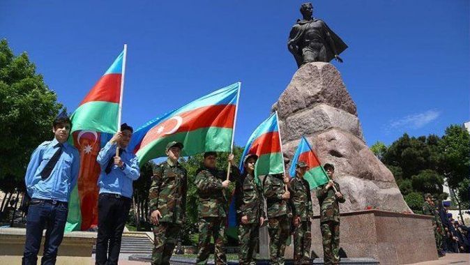 Azerbaycan&#039;da Zafer Günü kutlanıyor