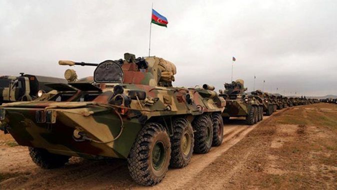 Azerbaycan ordusu tatbikat yapıyor